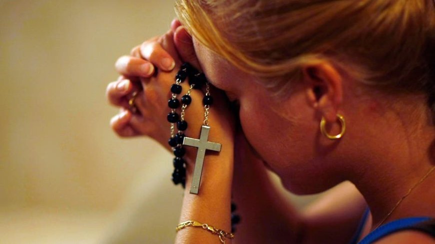 Gen Z flocking to Catholic churches in NYC for youth groups, social events amid conversion boom