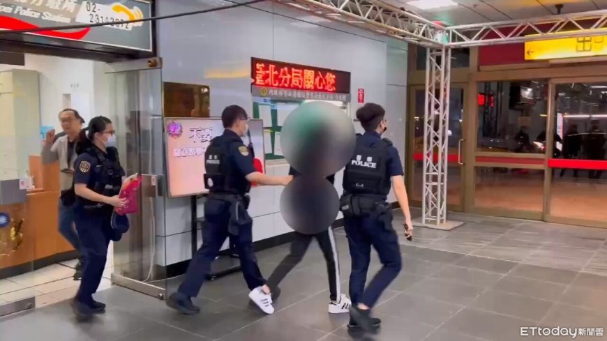 北車驚見旅客亮刀揮舞！20歲男與阿伯衝突竟拔刀...警4分鐘逮人