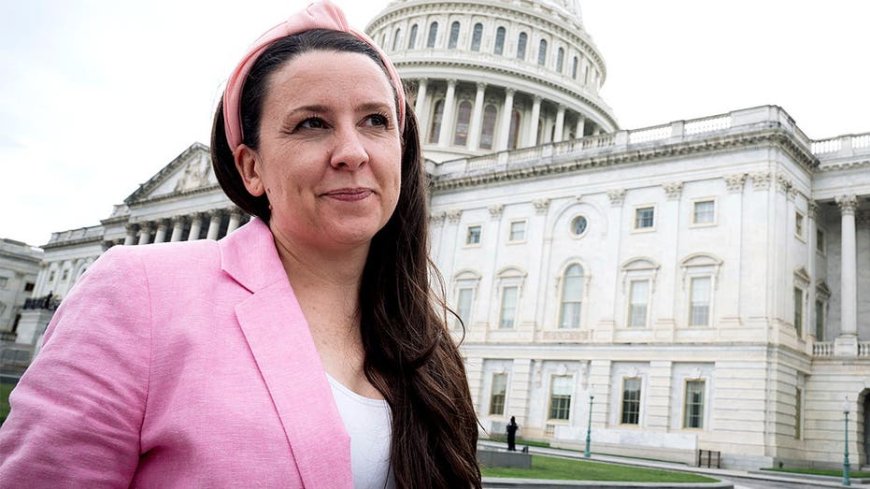 Ms Rachel posts support for hijab-wearing kindergartners after Trump post