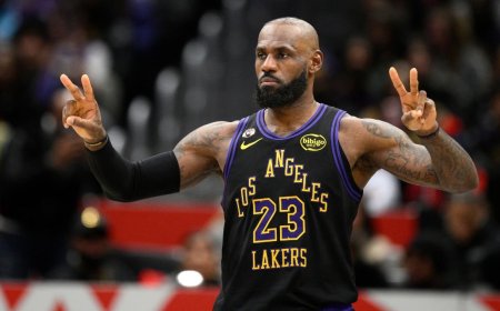 How well will LeBron James fit with talented 76ers roster?