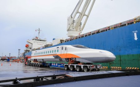 高鐵最新日本N700ST車抵高雄港　2027年7月投入營運