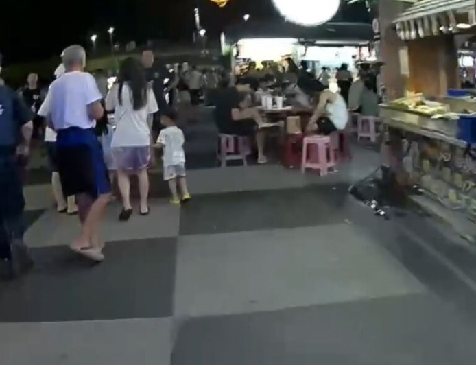花蓮東大門夜市攤商遭砸！老闆多處受傷　球棒男身分曝光